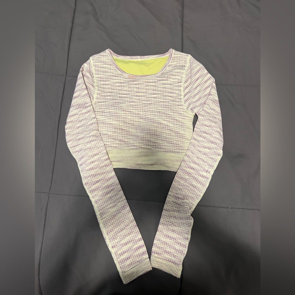 LULULEMON TOP WITH BUILT IN BRA SIZE 4